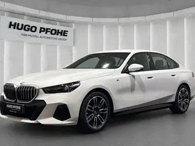 Gebraucht BMW 520 197 PS (144 kW) 2024 Weiß Limousine