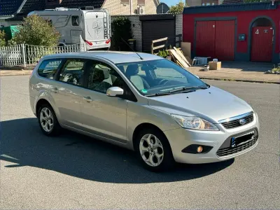 Gebraucht Ford Focus 115 PS (84 kW) 2011 Grau Kombi