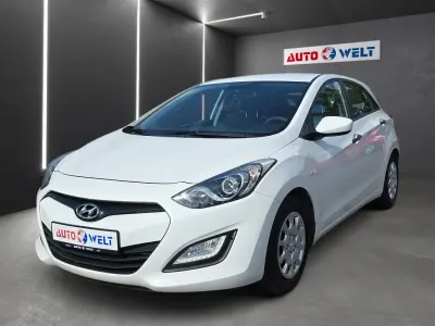 Gebraucht Hyundai i30 Classic 99 PS (72 kW) 2015 Weiß Limousine