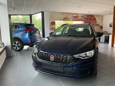 Gebraucht Fiat Tipo Pop 95 PS (69 kW) 2017 Violett Limousine