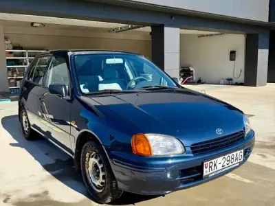 Gebraucht Toyota Starlet 75 PS (55 kW) 1996 Blau Kleinwagen