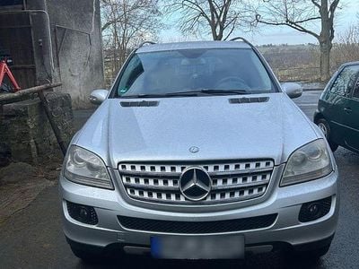 Gebraucht Mercedes ML320 224 PS (164 kW) 2006 Silber SUV