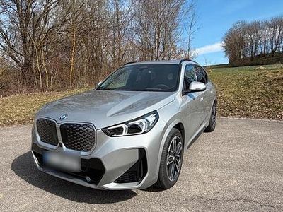 Gebraucht BMW iX1 M Sport 230 kW (313 PS) 2025 Silber SUV
