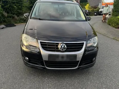 Gebraucht VW Touran Cross 140 PS (102 kW) 2008 Schwarz Van / Kleinbus