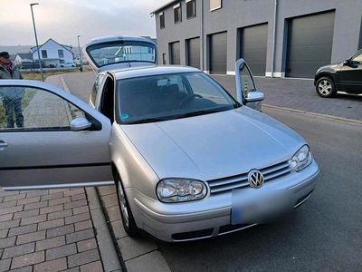 Silber Gebraucht 2002 VW Golf Limousine | 3.250 €