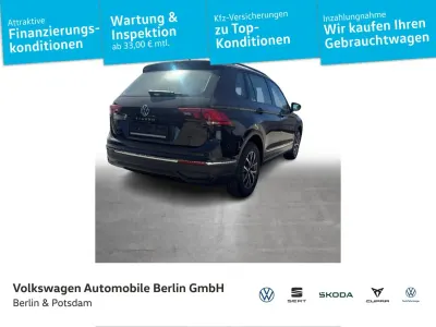 Gebraucht VW Tiguan Life 122 PS (89 kW) 2023 Schwarz SUV