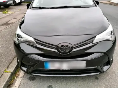 Gebraucht Toyota Avensis 150 PS (110 kW) 2016 Schwarz Kombi
