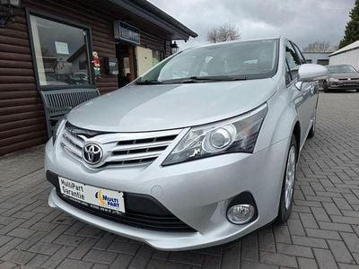Gebraucht Toyota Avensis Life 147 PS (108 kW) 2013 Silber Kombi