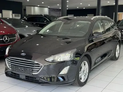 Gebraucht Ford Focus 120 PS (88 kW) 2020 Schwarz Limousine