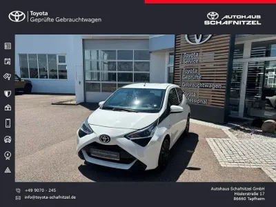 Gebraucht Toyota Aygo Business Edition 72 PS (52 kW) 2020 Weiß Kleinwagen