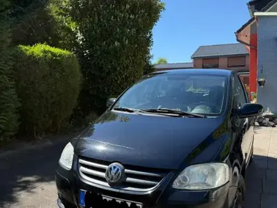 Gebraucht VW Fox 54 PS (39 kW) 2005 Schwarz Kleinwagen