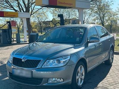 Gebraucht Skoda Octavia Family 122 PS (89 kW) 2012 Silber Limousine