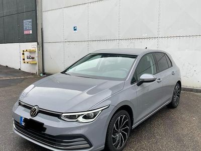 Gebraucht VW Golf VIII 150 PS (110 kW) 2023 Grau Limousine