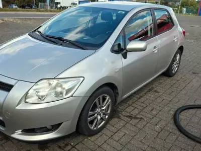 Gebraucht Toyota Auris 125 PS (91 kW) 2008 Silber Kleinwagen