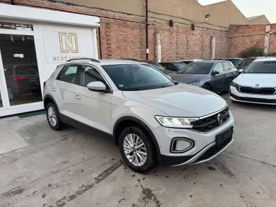 Gebraucht VW T-Roc Life 150 PS (110 kW) 2024 Grau SUV