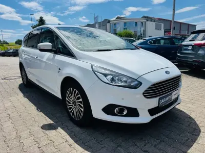 Gebraucht Ford S-MAX Titanium 150 PS (110 kW) 2018 Weiß Van / Kleinbus