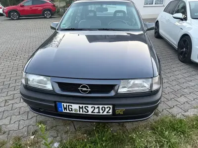 Gebraucht Opel Vectra 71 PS (52 kW) 1996 Blau Limousine
