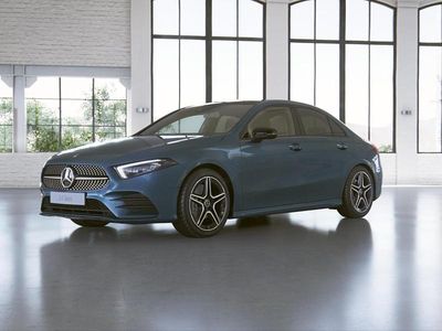 Denimblau metallic Gebraucht 2021 Mercedes A250 AMG Limousine | 28.240 € (Etwas zu teuer)