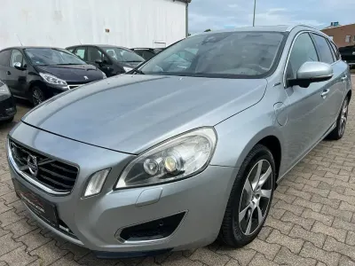 Gebraucht Volvo V60 215 PS (158 kW) 2013 Silber Kombi