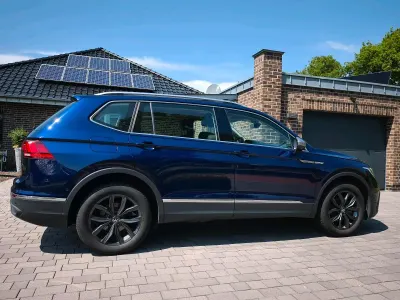 Gebraucht VW Tiguan Allspace Life 150 PS (110 kW) 2024 Blau SUV
