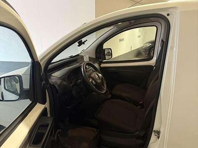 Gebraucht Fiat Fiorino 75 PS (55 kW) 2018 Weiß Van / Kleinbus