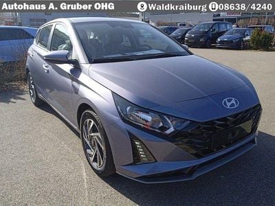 Gebraucht Hyundai i20 Trend 101 PS (74 kW) 2025 Blau Limousine