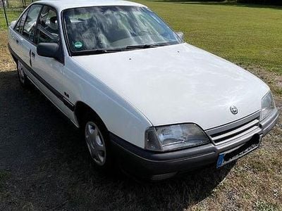 Weiß Gebraucht 1987 Opel Omega Limousine | 2.900 €