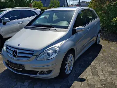 Gebraucht Mercedes B170 Sport 116 PS (85 kW) 2005 Silber Van / Kleinbus