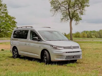 Używany VW Caddy Maxi California 122 KM (89 kW) 2022 Srebrny Minivan