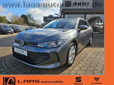 Gebraucht VW Passat 150 PS (110 kW) 2024 Grau Kombi