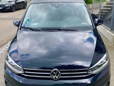 Gebraucht VW Touran Highline 150 PS (110 kW) 2023 Schwarz Van / Kleinbus