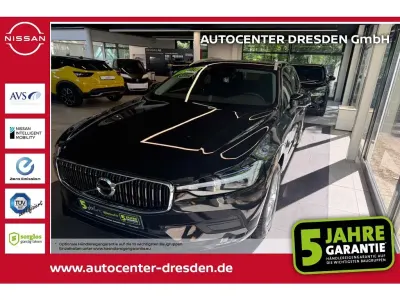 Gebraucht Volvo XC60 Momentum 197 PS (144 kW) 2020 Onyx black / (metallic) SUV