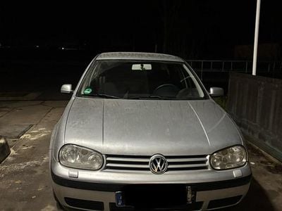 Silber Gebraucht 2001 VW Golf IV Kleinwagen | 1.050 € (Superpreis)