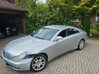 Gebraucht Mercedes CLS320 224 PS (164 kW) 2008 Silber Coupé