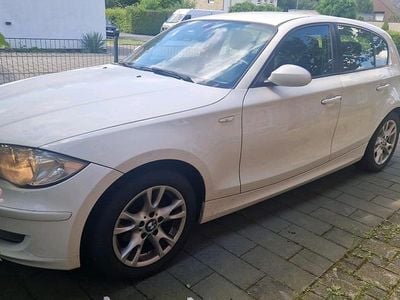 Gebraucht BMW 116 122 PS (89 kW) 2010 Weiß Kleinwagen