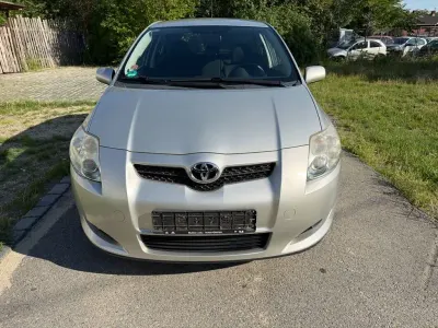 Gebraucht Toyota Auris Team 124 PS (91 kW) 2008 Silber Kleinwagen