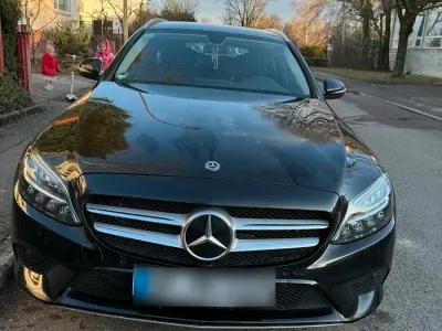 Gebraucht Mercedes C300e 211 PS (155 kW) 2020 Schwarz Kombi