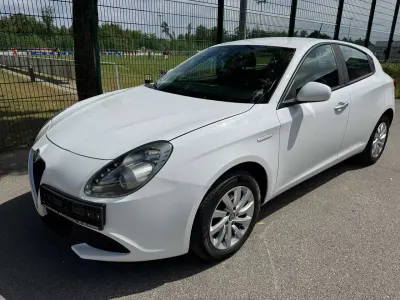 Gebraucht Alfa Romeo Giulietta 120 PS (88 kW) 2021 Weiß Kleinwagen