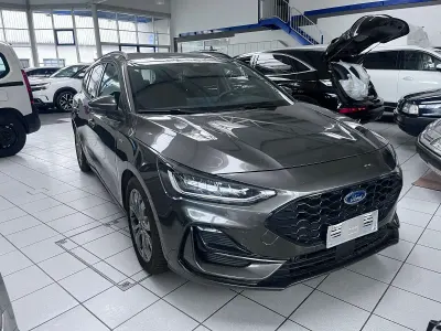 Gebraucht Ford Focus ST-Line 116 PS (85 kW) 2025 Grau Kombi