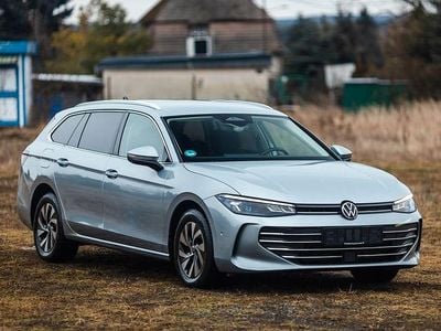 Gebraucht VW Passat Business 150 PS (110 kW) 2024 Silber Kombi