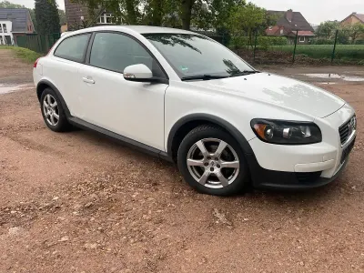 Gebraucht Volvo C30 100 PS (73 kW) 2009 Weiß Kleinwagen