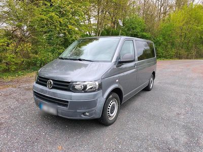 Usata VW Caravelle 140 CV (102 kW) 2011 Grigio Furgone