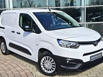 Gebraucht Toyota Proace City City 131 PS (96 kW) 2024 Weiß Van / Kleinbus