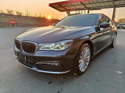 Gebraucht BMW 740 320 PS (235 kW) 2019 Grau Limousine
