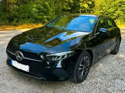 Gebraucht Mercedes A180 136 PS (100 kW) 2024 Schwarz Limousine