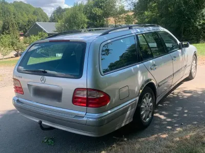 Gebraucht Mercedes E200 Elegance 163 PS (119 kW) 2001 Silber Kombi