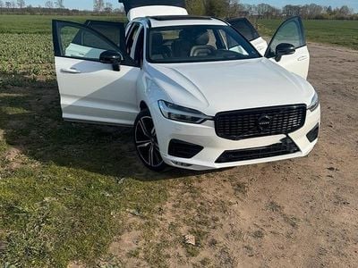 Second-hand Volvo XC60 R-Design 192 CP (141 kW) 2020 Alb SUV