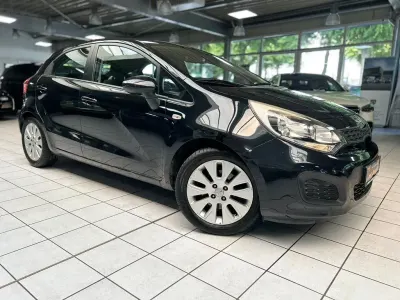 Gebraucht Kia Rio Edition 7 109 PS (80 kW) 2013 Schwarz Limousine