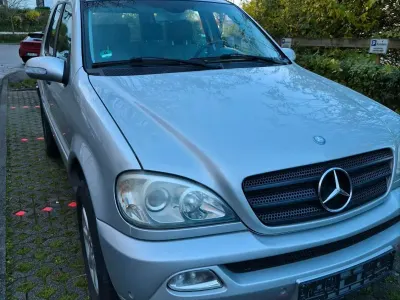 Gebraucht Mercedes ML350 235 PS (172 kW) 2004 Silber SUV