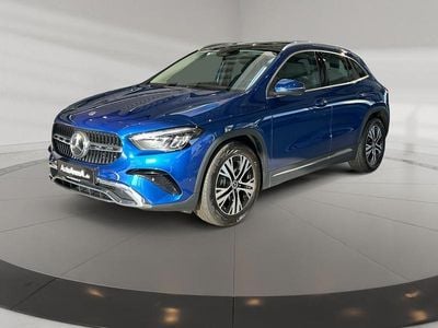 Gebraucht Mercedes GLA200 163 PS (119 kW) 2024 Metalliclack spektralblau SUV